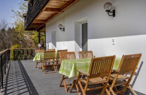 Pfalzen Apartamento | Silbernagl Terrasse - Blick zum See