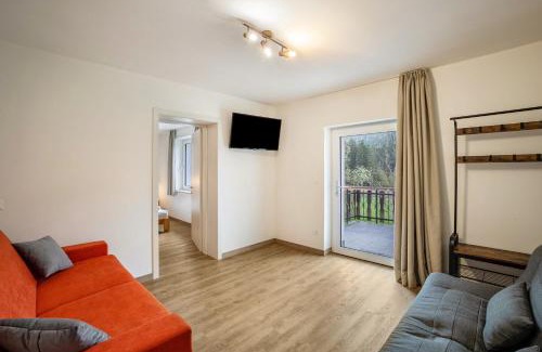 Pfalzen Apartamento | Silbernagl Terrasse - Blick zum See
