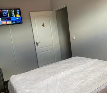 Greater Johannesburg Metropolitan Area Casa | Silent corner guest house