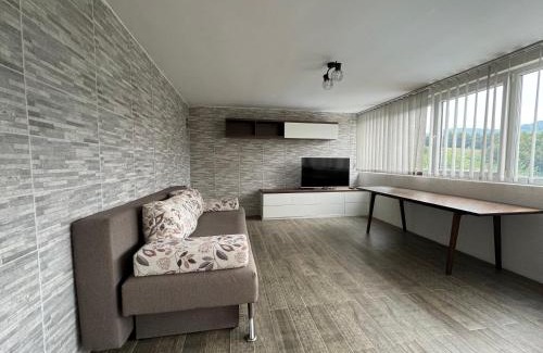 Resnik Casa | Silent Retreat