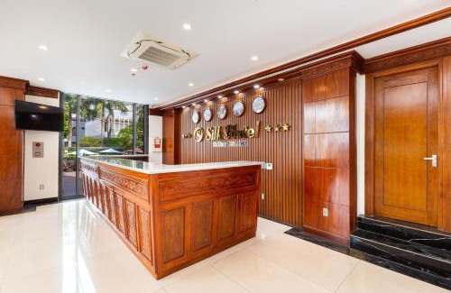 Tan Binh Hotel | Silk Hong Ha airport hotel