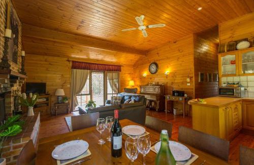 Pokolbin Casa | Silky Oak Cottage & Studio