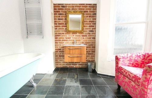 Brighton City Centre Cabaña | Sillwood Balcony Apartment Central by Brighton Holiday Lets