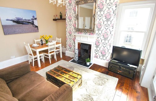 Brighton City Centre Cabaña | Sillwood Balcony Apartment Central by Brighton Holiday Lets