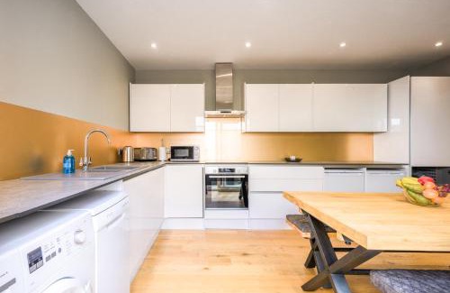Brighton Casa | Sillwood Mews - With Free Parking
