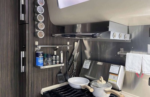Whitemarsh Island Casa | Silver Belle Airstream Glamper Near Tybee & City