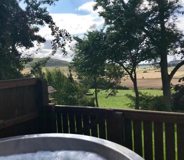Cupar Chalet De Esquí | Silver Birch Lodge with Hot Tub
