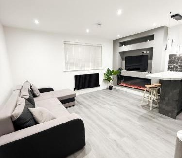 Peterborough Apartamento | Silver Court Apartments - 2 Bed, 2 Bathroom Modern apartments - FREE Parking, WIFI and Videocom Entry