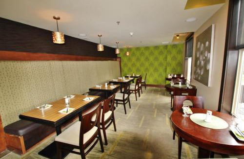 Canmore Hotel | Silver Creek Lodge