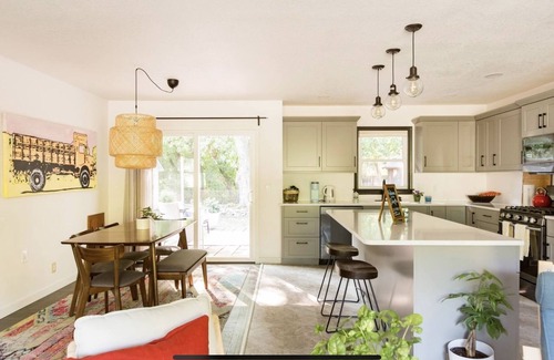 Columbia Heights Casa | Silver Haus