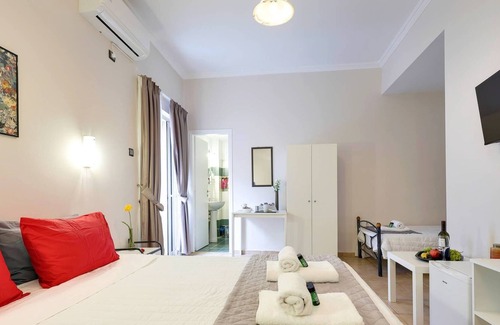 Platia Viktorias Apartamento | Silver Hotel Athens Triple Room