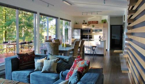 Maple Falls Casa | Silver Lake Cabin #83 - Lakeside - Hot Tub - Wi-Fi