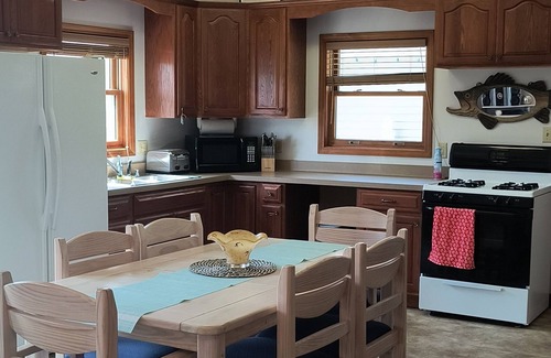 Perry Casa | Silver Lake, NY - Lakeside Retreat: 2025 Fall Dates Available!!!