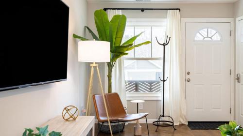 Asheville Casa | Silver Maple by AvantStay Modern Stylish Haven