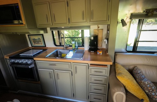 Fairhope Casa | Silver Star Glamping at its best ! Huge 30ft Airstream with everything and more