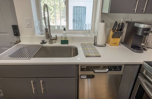 Poplar Grove Apartamento | Silver Studio + Near Downtown