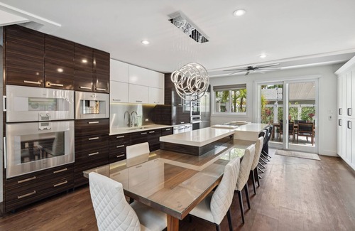 Seven Mile Beach Apartamento | Silver Thatch House – Luxe Cayman Islands Beach Stay Near Dining & Shops