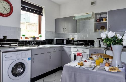 Greenock Casa | Silver Tides House