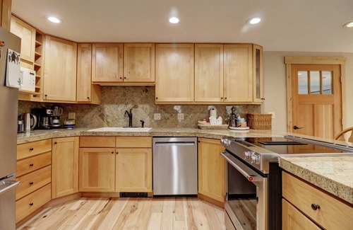 Willow Grove Casa | Silverthorne Escape, Big Views, 1 Car Private Garage