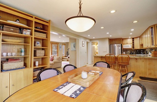 Willow Grove Casa | Silverthorne Escape, Big Views, 1 Car Private Garage
