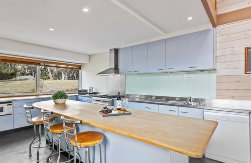 Crackenback Apartamento | Silvertop Apartment capturing the beautiful mountain and lake views