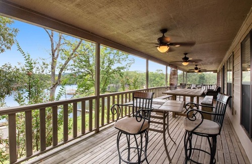 Mid America Casa | Silverwood: 5BR Lake+Hot Tub
