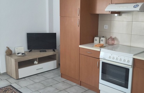Ferma Apartamento | Silvia's Meltemi apartment with mountain and sea views
