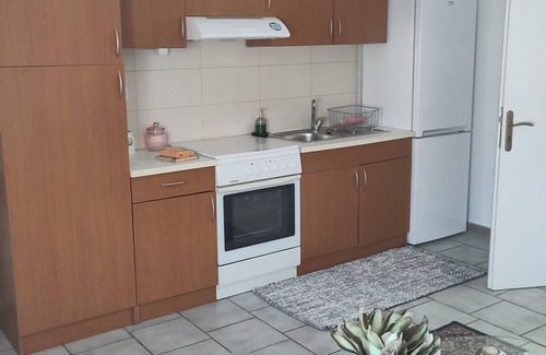 Ferma Apartamento | Silvia's Meltemi apartment with mountain and sea views