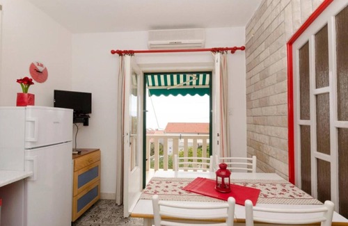 Bol Apartamento | Sim - 130 m From sea - A2 Crveni