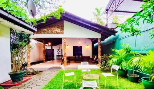 New Town Casa | Sim's Cottage