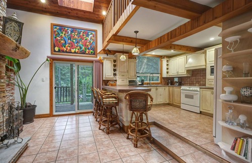 Essa Cabaña | Simcoe County Cottage ★ Woodland Private Retreat ★ Hot Tub ★ Riverfront