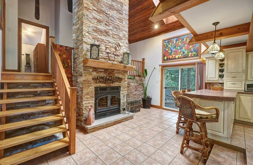 Essa Cabaña | Simcoe County Cottage ★ Woodland Private Retreat ★ Hot Tub ★ Riverfront