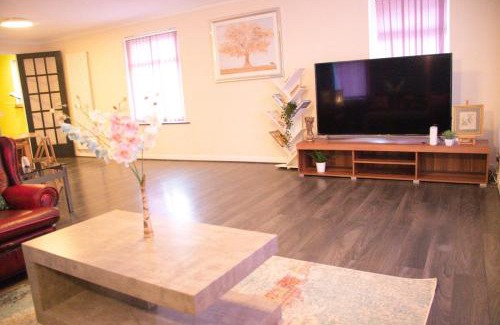 Welford Apartamento | Simlar Luxury Stay, Parking, Wi-Fi, Basketball Court