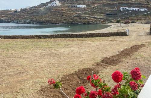 Kithnos Apartamento | Simousi Studio 1 sea view on the beach