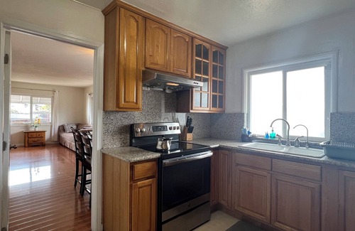 Castro Valley Casa | Simple 3B1B with Laundry, Parking and Yard - 3604