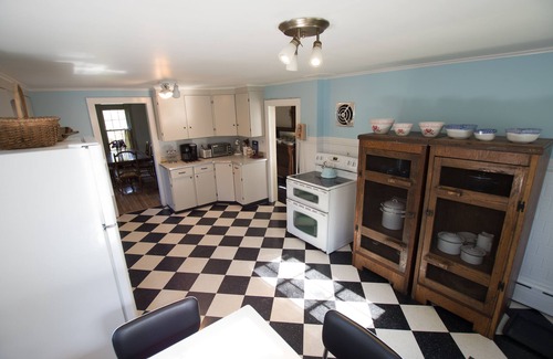 Williamstown Casa | Simple and Elegant 19th Century Williamstown Home