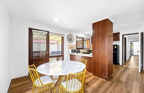 Altona Meadows Casa | Simple Comfort in Altona Meadows