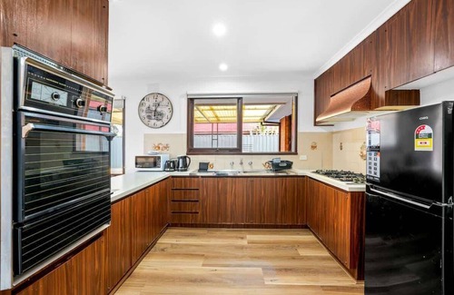 Altona Meadows Casa | Simple Comfort in Altona Meadows