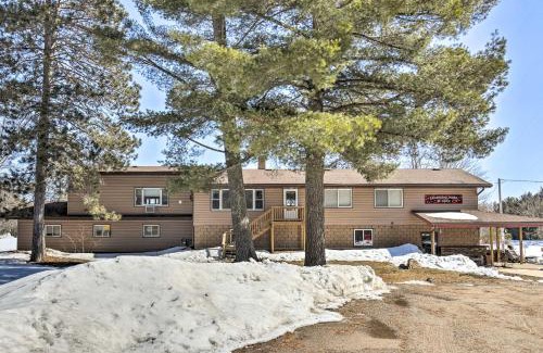 Eagle River Casa | Simple Cranberry and Wine Farm Home with Fire Pit!