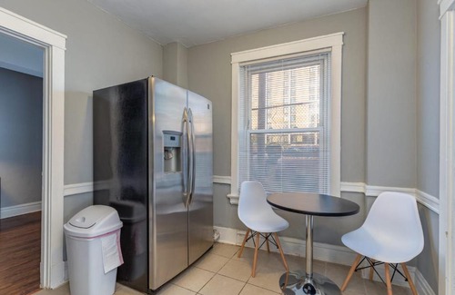 Central West End Apartamento | Simple CWE 2BR near BJC by Zencity