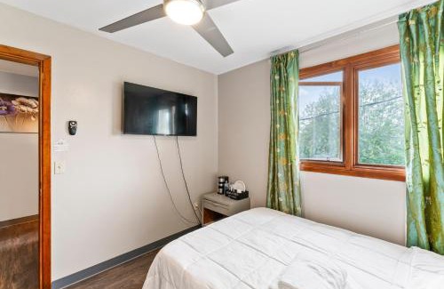 Airport Heights Community Council Cama Y Desayuno | Simple Deluxe Private Room