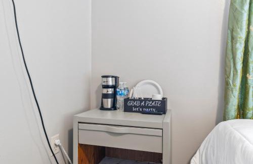 Airport Heights Community Council Cama Y Desayuno | Simple Deluxe Private Room