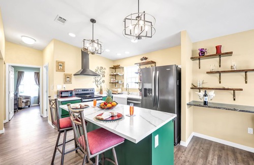 Biggar Casa | Simple Elegance! Just minutes to Ft Myers Beach and Sanibel Island