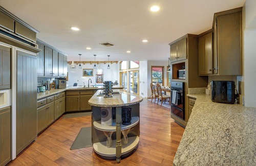 Keene Casa | ‘Simple Life Ranch’ w/ Hot Tub & Sauna in Keene!