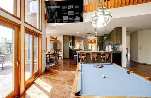 Keene Casa | ‘Simple Life Ranch’ w/ Hot Tub & Sauna in Keene!
