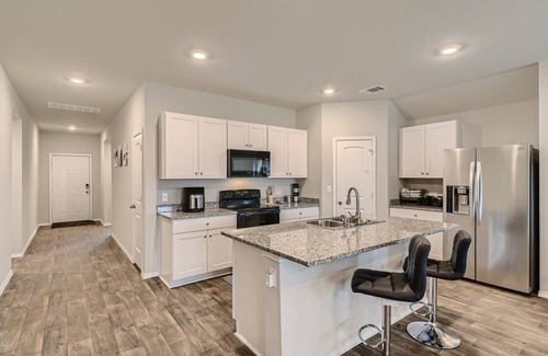 Austin Casa | Simple Lovely Home Close to the Airport & Tesla!