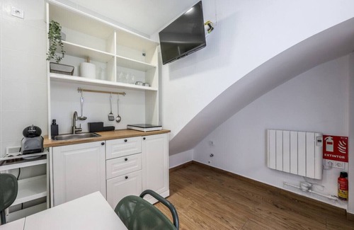San Diego Apartamento | Simple & Quiet Stay Near Retiro: Ideal for Couples