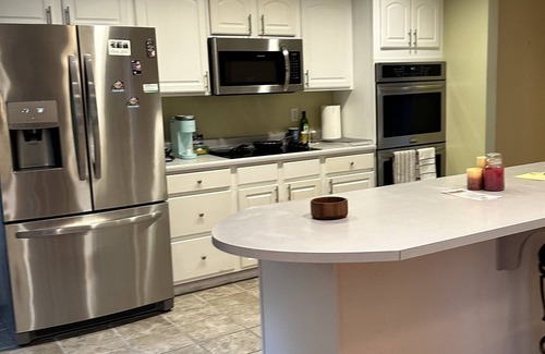 Morgantown Casa | Simple Spacious Home/North Hills WVU Hospital🏀🏈🍺🥤0.5mi