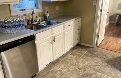 Morgantown Casa | Simple Spacious Home/North Hills WVU Hospital🏀🏈🍺🥤0.5mi