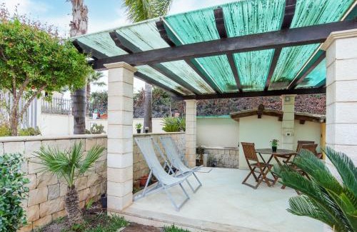 Reitani Apartamento | Simplistic Apartment in Reitani near Lido Beach